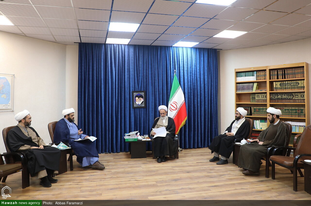 इंटरनेशनल सतह पर इंक़ेलाब ए इस्लामी को बे मिसाल अवामी हिमायत हासिल है। आयतुल्लाह आराफ़ी