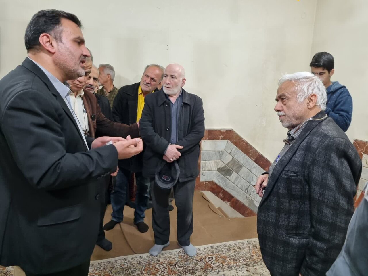 مساجد محور همبستگی اجتماعی و ارتباط مستقیم مردم با مسئولان هستند