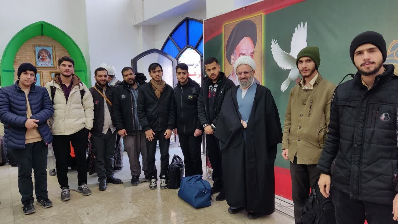فیلم| بدرقه طلاب مدرسه علمیه امام خمینی (ره)شهرستان خمین به سفر راهیان نور