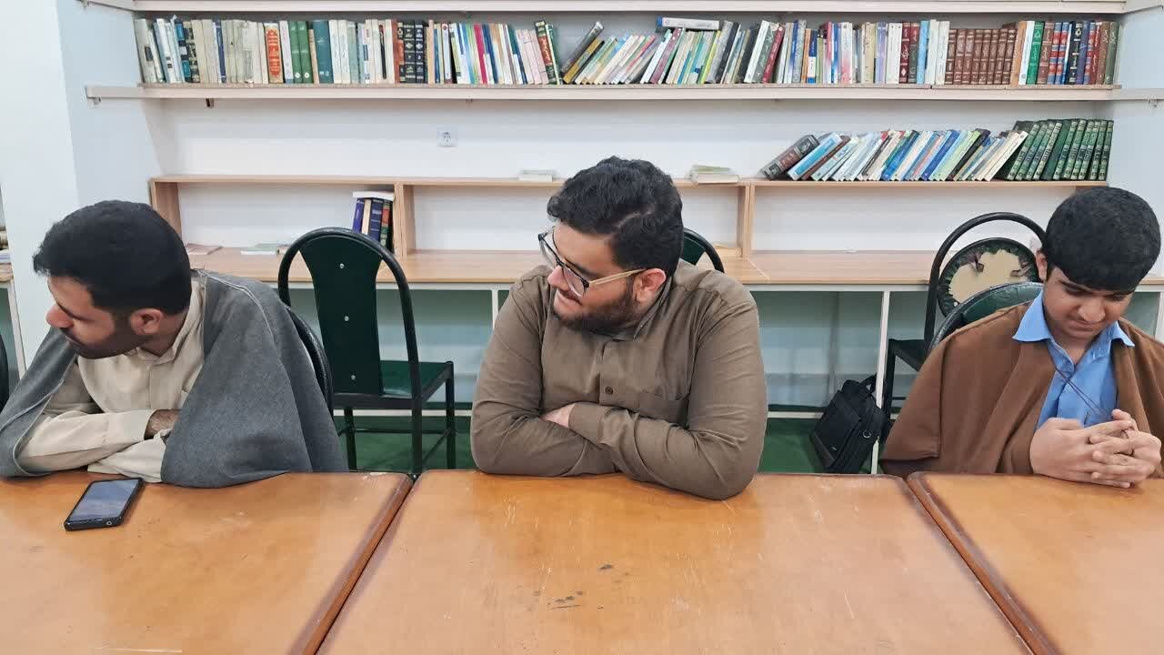 تأکید امام جمعه آران و بیدگل بر نقش صبر و بردباری در تربیت طلاب+عکس