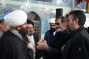 تصاویر/ دیدار رئیس شورای سیاست‌گذاری ائمه جمعه کشور با نمازگزاران مسجد فاطمه الزهرا(س) خرم‌آباد