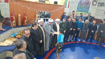 تصاویر/ حضور امام جمعه ارومیه در جمع ورزشکاران زورخانه ‌ای