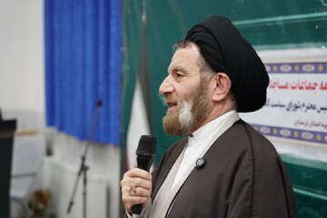 مسجد محور تربیت دینی و پیوند روحانیت با مردم است