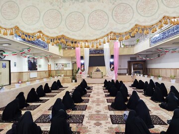 تصاویر/ مراسم بزرگداشت دهه فجر در مدرسه علمیه ریحانة‌الرسول ارومیه