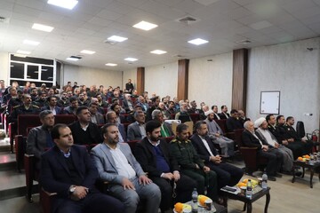 تصاویر/ برگزاری مراسم تکریم و معارفه فرمانده نیروی انتظامی شهرستان اشکذر