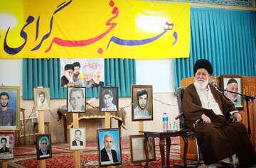 انقلابی که ریشه در ایمان و خون شهدا دارد، نابودشدنی نیست