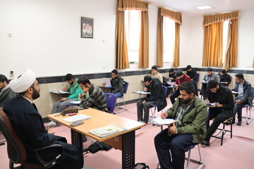 برگزاری آزمون مستعدین برتر سال تحصیلی حوزه علمیه خراسان جنوبی+عکس