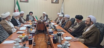 تقویت مراکز رشد حوزوی و شرکت های دانش بنیان در حوزه علوم انسانی و اسلامی