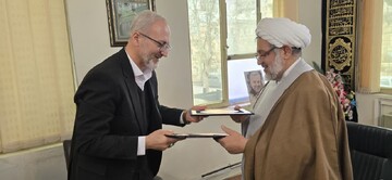 تصاویر/ امضای تفاهم‌نامه همکاری حوزه علمیه و سازمان زندان‌های استان ایلام