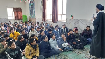 نبرد جبهه حق و باطل یک امر دائمی است