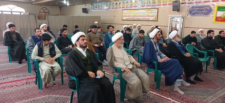 تصاویر/ نشست علمی پژوهشی مدرسه علمیه امیرالمومنین (ع) آران و بیدگل