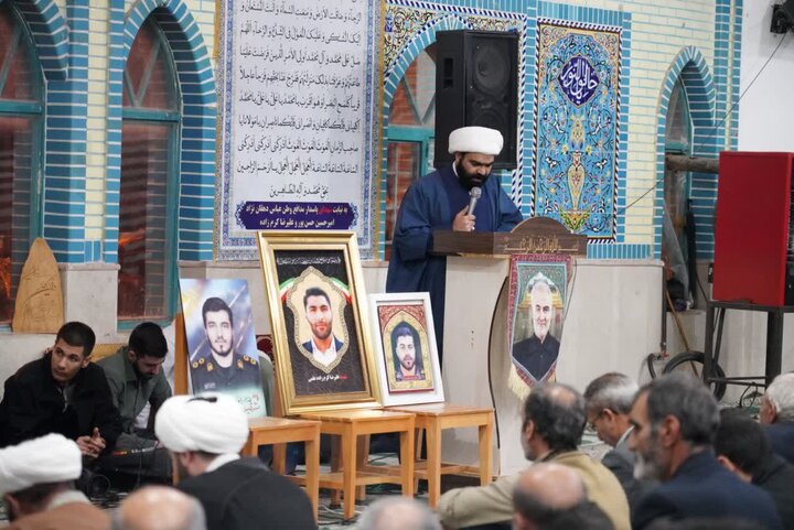 تصاویر/دیدار رئیس شورای سیاست‌گذاری ائمه جمعه کشور با نمازگزاران مسجد فاطمه الزهرا(س) خرم‌آباد