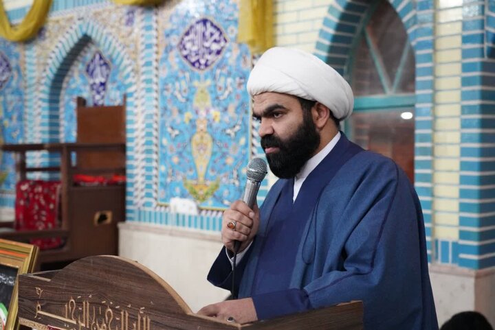 تصاویر/دیدار رئیس شورای سیاست‌گذاری ائمه جمعه کشور با نمازگزاران مسجد فاطمه الزهرا(س) خرم‌آباد