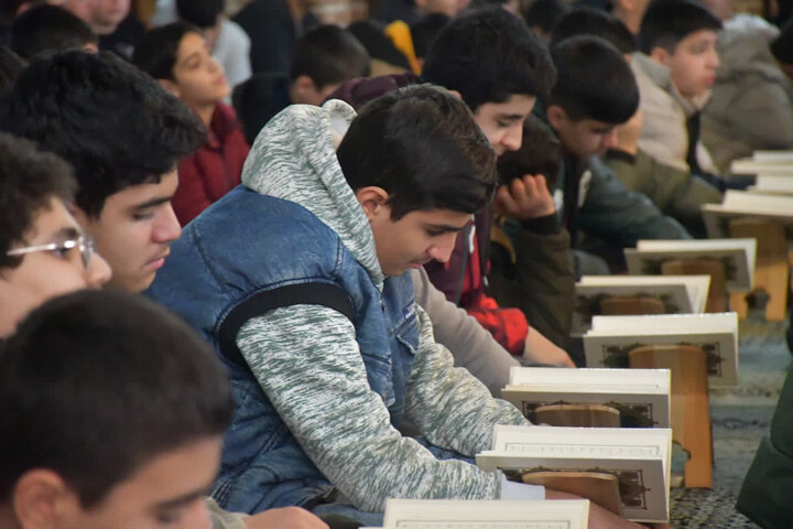 تصاویر/ محفل انس با قرآن کریم دانش آموزی در خوی