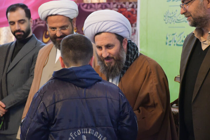 تصاویر/ محفل انس با قرآن کریم دانش آموزی در خوی