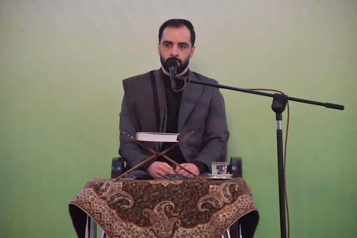 تصاویر/ محفل انس با قرآن کریم دانش آموزی در خوی