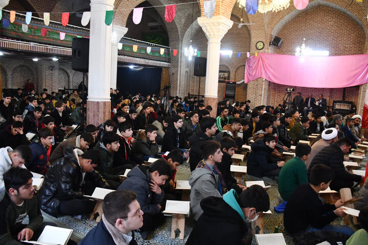 تصاویر/ محفل انس با قرآن کریم دانش آموزی در خوی