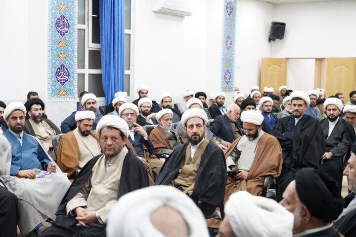 تصاویر/دیدار حوزویان لرستان با رئیس شورای سیاست‌گذاری ائمه جمعه کشور