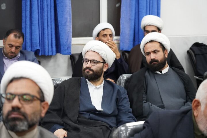 تصاویر/دیدار حوزویان لرستان با رئیس شورای سیاست‌گذاری ائمه جمعه کشور