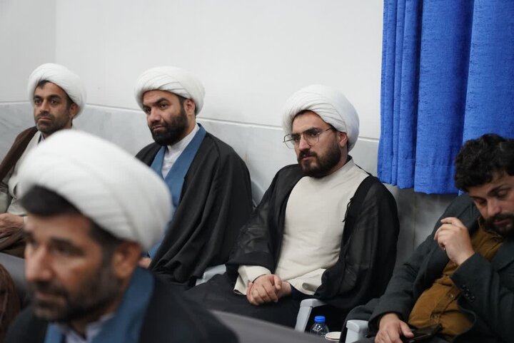 تصاویر/دیدار حوزویان لرستان با رئیس شورای سیاست‌گذاری ائمه جمعه کشور