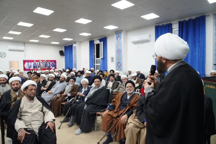 تصاویر/دیدار حوزویان لرستان با رئیس شورای سیاست‌گذاری ائمه جمعه کشور