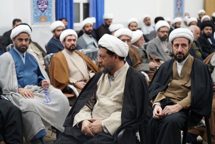 تصاویر/دیدار حوزویان لرستان با رئیس شورای سیاست‌گذاری ائمه جمعه کشور