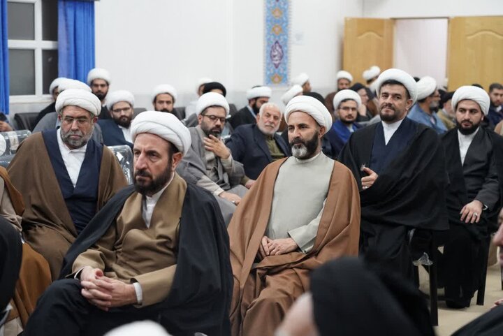 تصاویر/دیدار حوزویان لرستان با رئیس شورای سیاست‌گذاری ائمه جمعه کشور