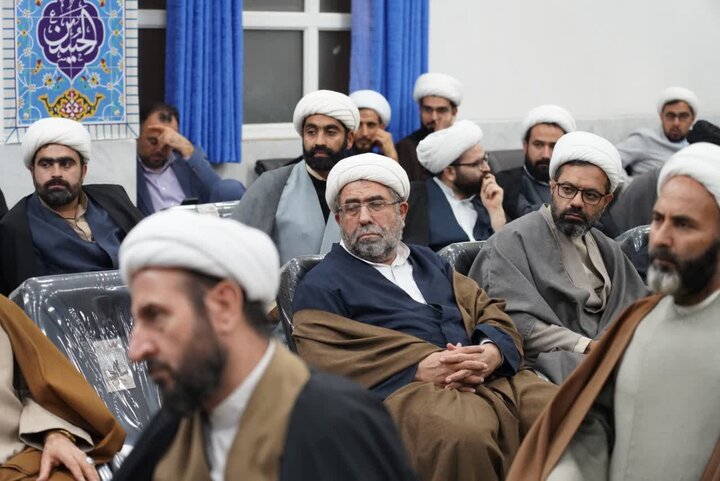 تصاویر/دیدار حوزویان لرستان با رئیس شورای سیاست‌گذاری ائمه جمعه کشور