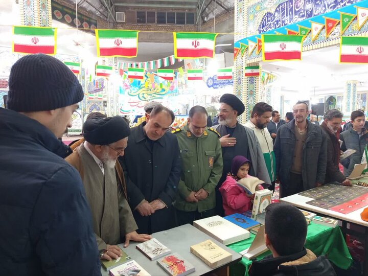 تصاویر /محفل انس با قرآن کریم،همزمان با دهه مبارک فجر با حضور امام جمعه  نطنز