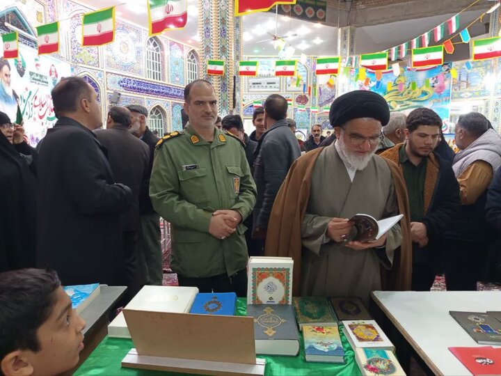 تصاویر /محفل انس با قرآن کریم،همزمان با دهه مبارک فجر با حضور امام جمعه  نطنز