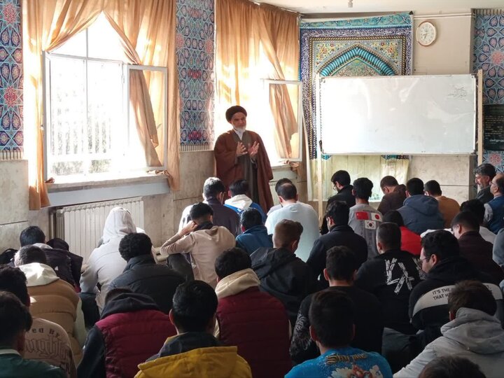 تصاویر /محفل انس با قرآن کریم،همزمان با دهه مبارک فجر با حضور امام جمعه  نطنز