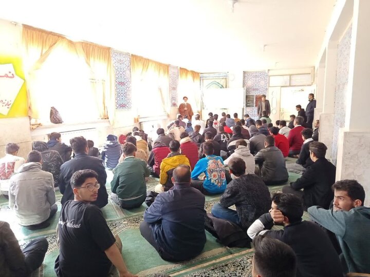 تصاویر /محفل انس با قرآن کریم،همزمان با دهه مبارک فجر با حضور امام جمعه  نطنز