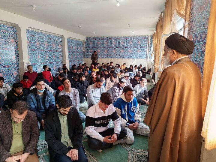 تصاویر /محفل انس با قرآن کریم،همزمان با دهه مبارک فجر با حضور امام جمعه  نطنز