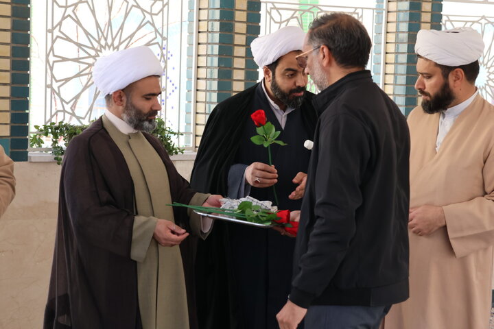 تجدید عهد کارکنان مرکز مدیریت حوزه علمیه خراسان جنوبی با آرمان‌های شهدا