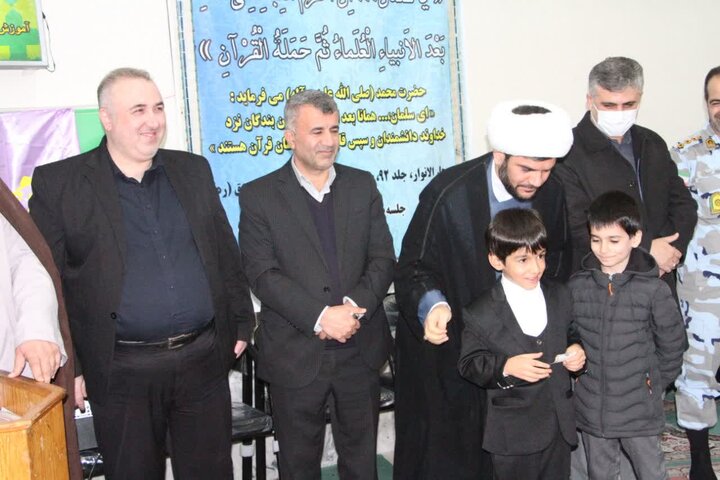 تصاویر/ تجلیل از کودکان و نوجوانان برگزیده مسابقات فرهنگی در تالش