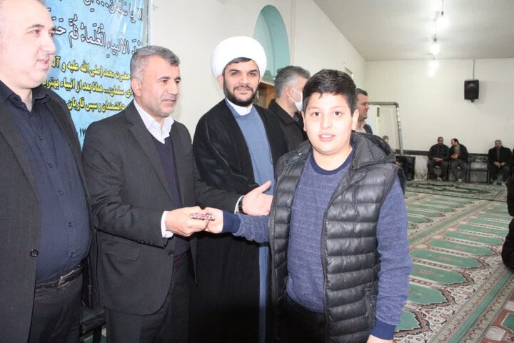 تصاویر/ تجلیل از کودکان و نوجوانان برگزیده مسابقات فرهنگی در تالش