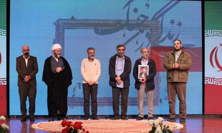 تصاویر/ نمایشگاه «زندگی در جنگ»