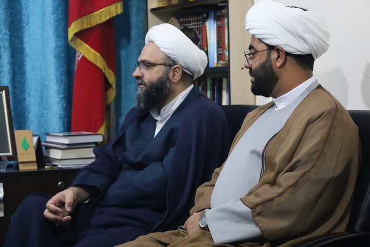 تصاویر/دیدار مسئول دفتر نمایندگی ولی فقیه در سپاه امام سجاد (ع) هرمزگان با مدیر حوزه علمیه استان هرمزگان