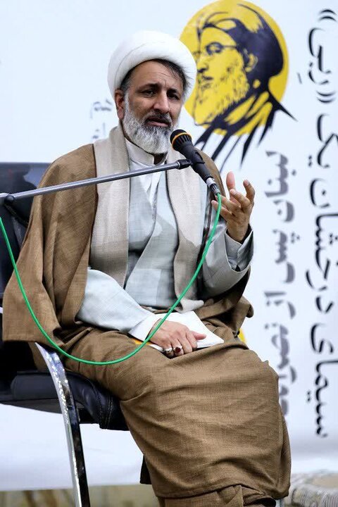 مراسم رونمایی از شماره جدید نشریه «خط» به همت خانه طلاب جوان قم، شامگاه یکشنبه ۱۹ بهمن‌ماه با حضور حجج‌اسلام والمسلمین احمد رهدار، مصطفی امینی‌خواه و علی سپهران و همچنین خانواده شهید «عباس اسدی» در مس