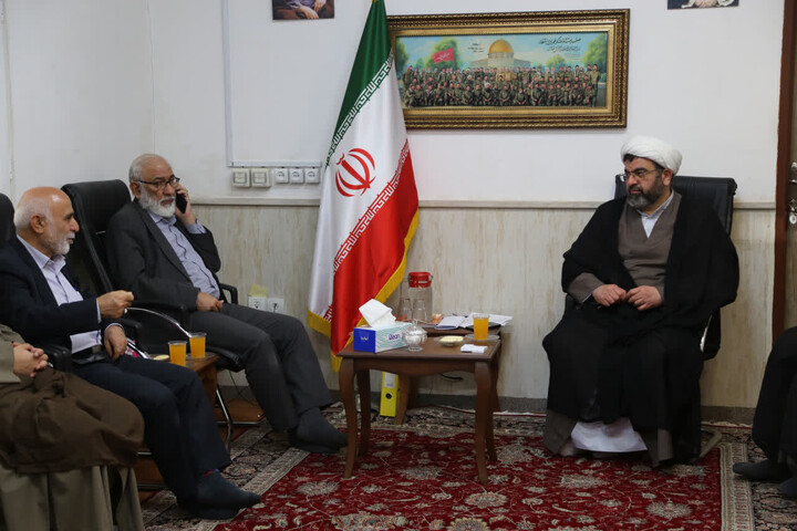 تصاویر/دیدار شورای ائتلاف نیروهای انقلاب اسلامی استان خوزستان با مدیر حوزه علمیه خوزستان
