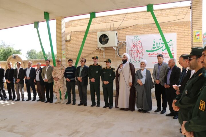 تصاویر/غبارروبی مزار شهداء درشهرستان دهلران