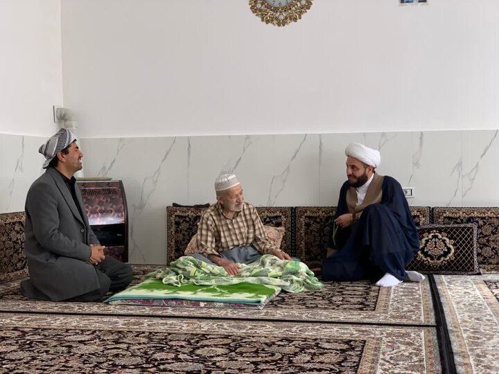 دیدار مسئول حوزه نمایندگی ولی فقیه در بنیاد شهید و امور ایثارگران کردستان از والدین شهدای مریوان