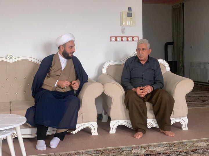دیدار مسئول حوزه نمایندگی ولی فقیه در بنیاد شهید و امور ایثارگران کردستان از والدین شهدای مریوان