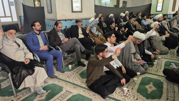 تصاویر/ جشن سالگرد پیروزی انقلاب اسلامی در مدرسه آیت‌الله مدنی کاشانی(ره)