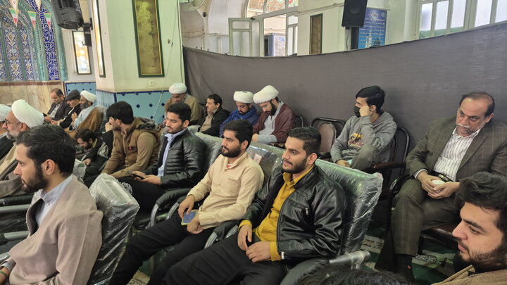 تصاویر/ جشن سالگرد پیروزی انقلاب اسلامی در مدرسه آیت‌الله مدنی کاشانی(ره)