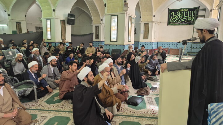 تصاویر/ جشن سالگرد پیروزی انقلاب اسلامی در مدرسه آیت‌الله مدنی کاشانی(ره)