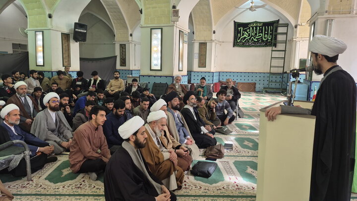 تصاویر/ جشن سالگرد پیروزی انقلاب اسلامی در مدرسه آیت‌الله مدنی کاشانی(ره)