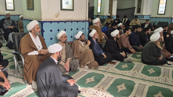 تصاویر/ جشن سالگرد پیروزی انقلاب اسلامی در مدرسه آیت‌الله مدنی کاشانی(ره)