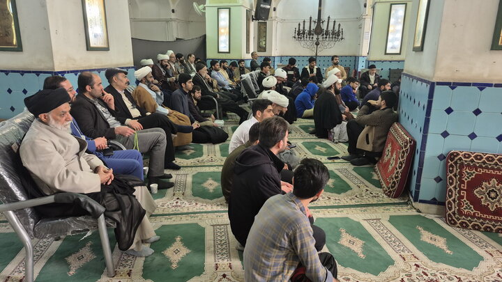 تصاویر/ جشن سالگرد پیروزی انقلاب اسلامی در مدرسه آیت‌الله مدنی کاشانی(ره)