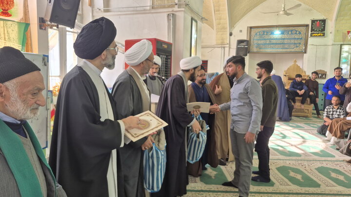 تصاویر/ تجلیل از نفرات برتر المپیاد علمی مدارس علمیه کاشان